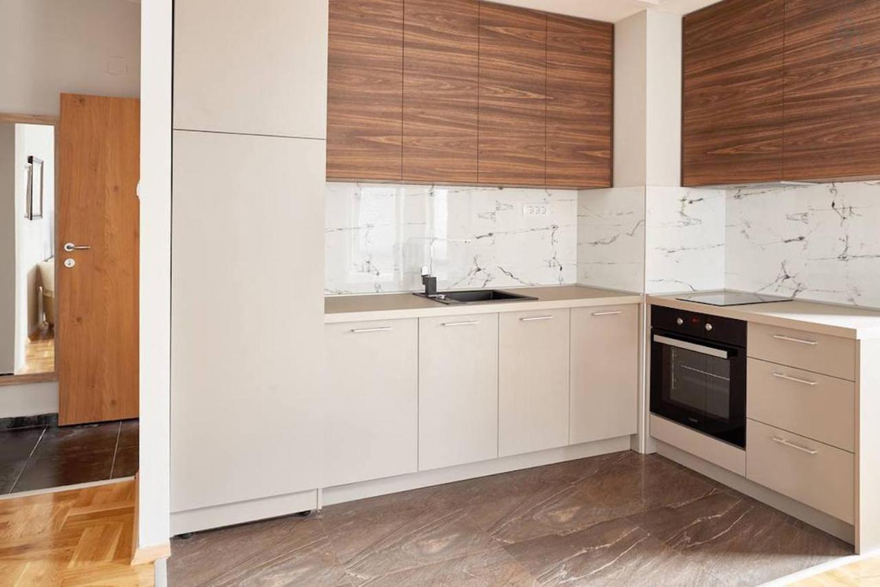 Bright Apartment Near City Center Скопье Экстерьер фото