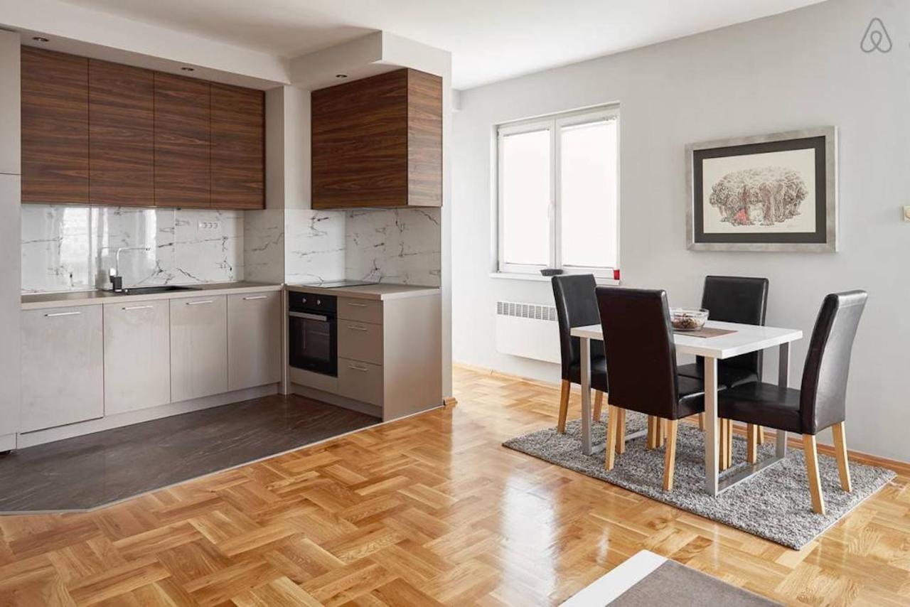 Bright Apartment Near City Center Скопье Экстерьер фото