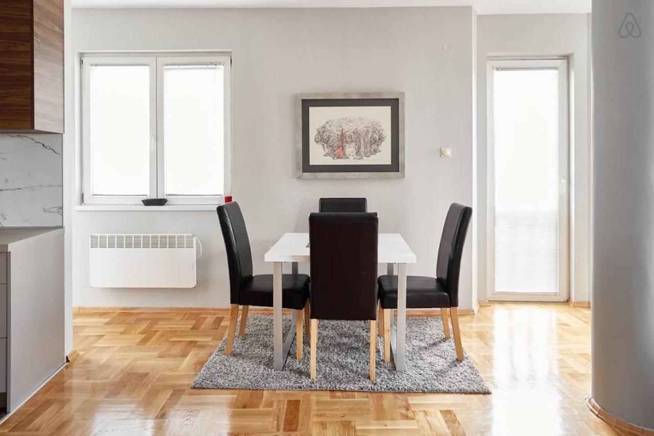 Bright Apartment Near City Center Скопье Экстерьер фото