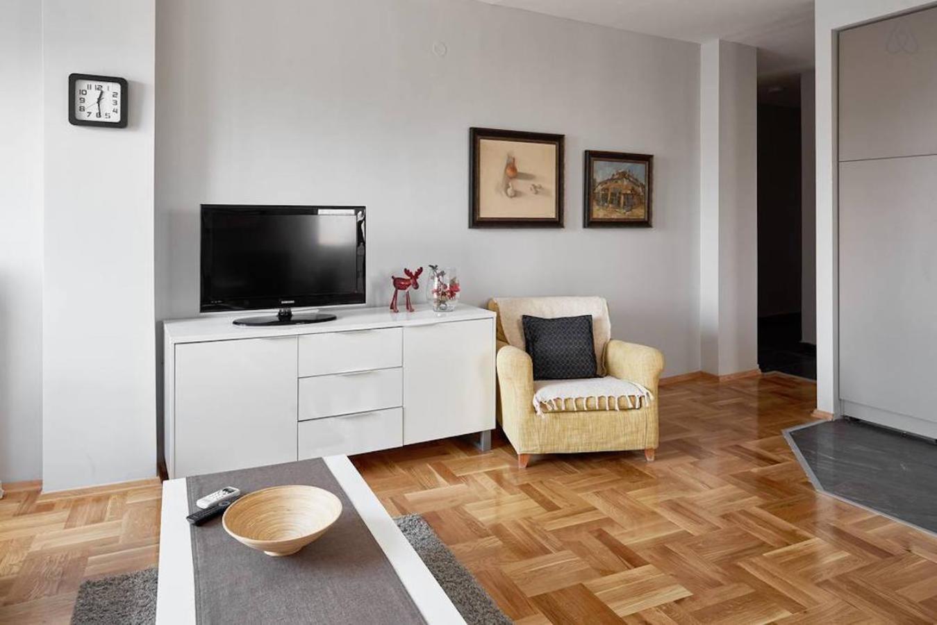 Bright Apartment Near City Center Скопье Экстерьер фото