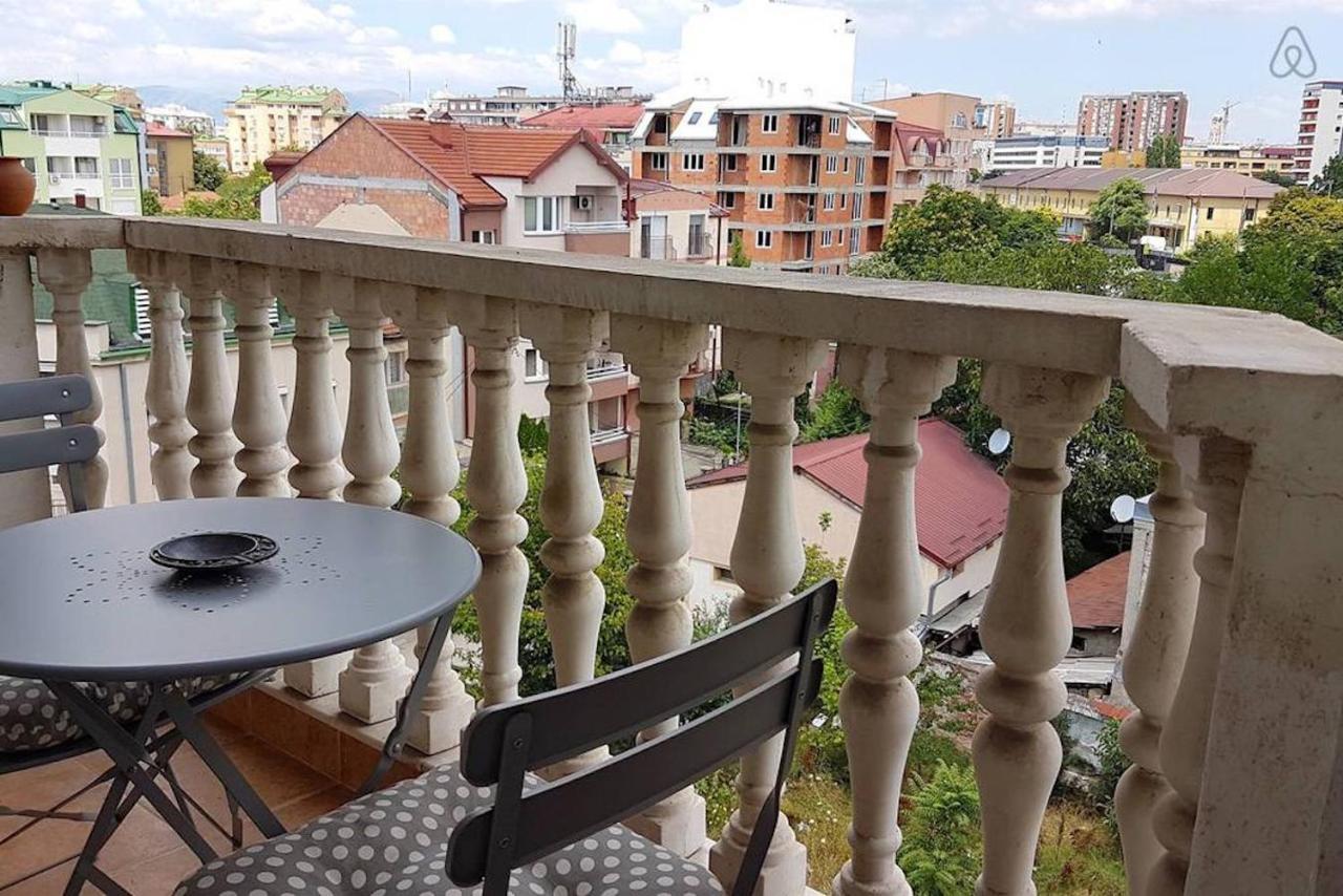 Bright Apartment Near City Center Скопье Экстерьер фото