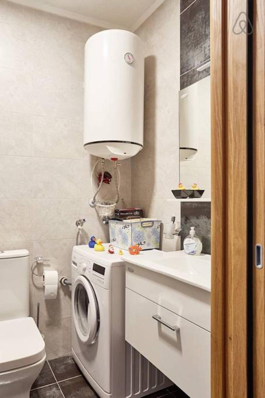 Bright Apartment Near City Center Скопье Экстерьер фото